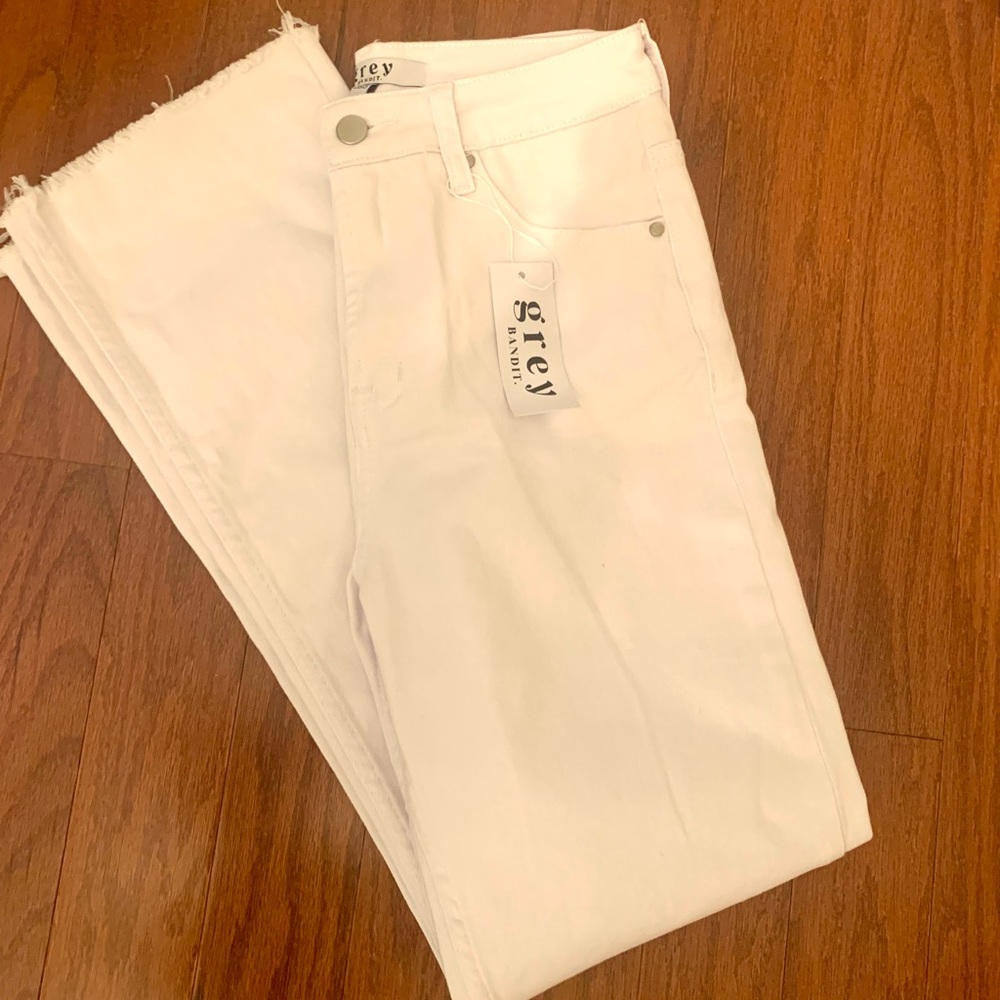 Grey Bandit straight white jeans SIZE 26 (3)